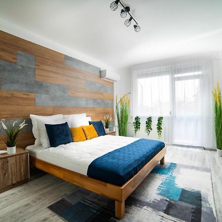 Comfort 18 - Best Family Layout- Balcony & Parking Μίσκολτς Εξωτερικό φωτογραφία