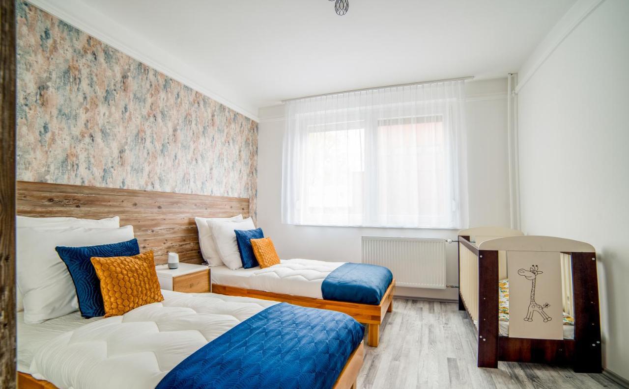 Comfort 18 - Best Family Layout- Balcony & Parking Μίσκολτς Εξωτερικό φωτογραφία