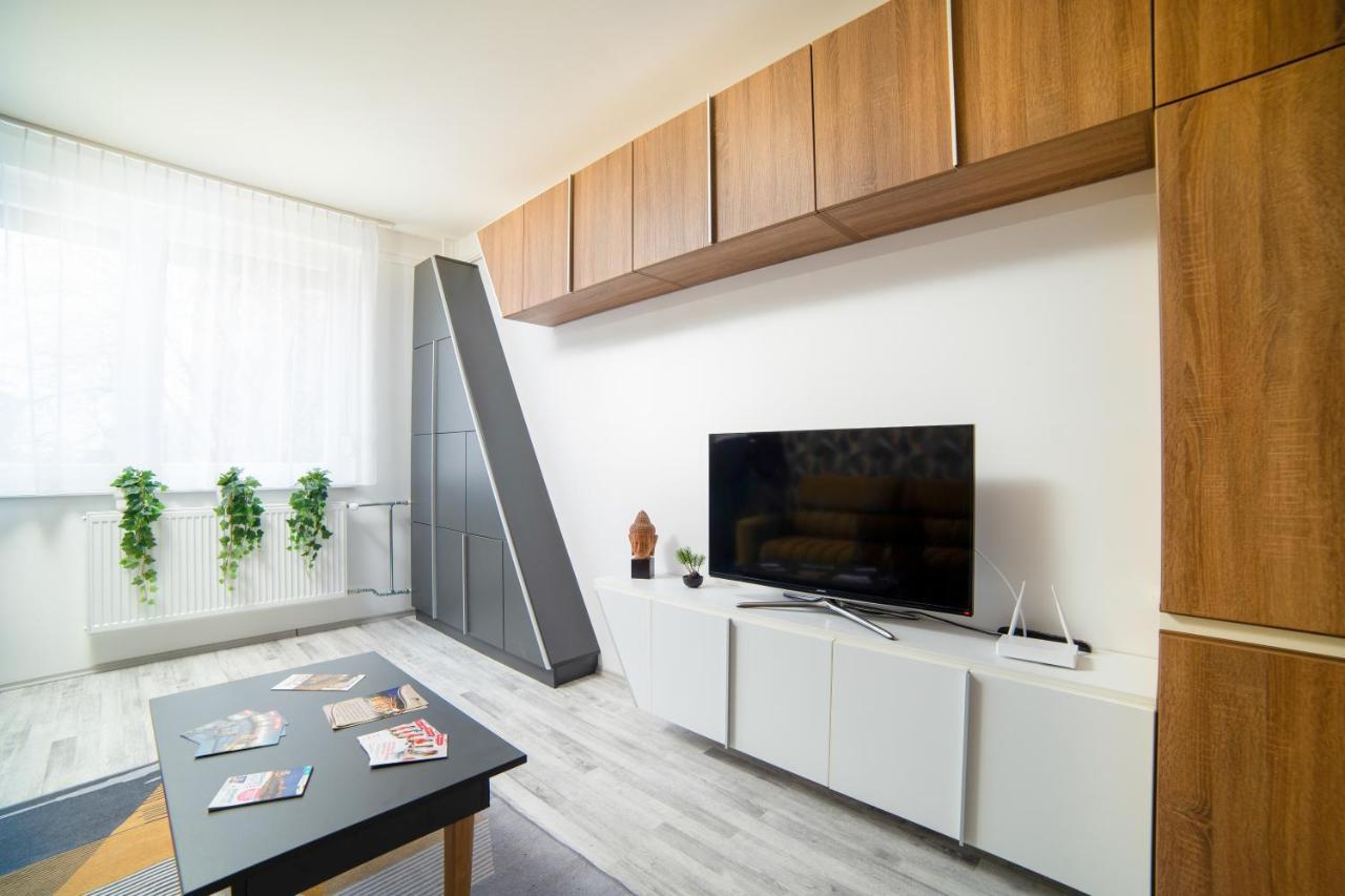 Comfort 18 - Best Family Layout- Balcony & Parking Μίσκολτς Εξωτερικό φωτογραφία