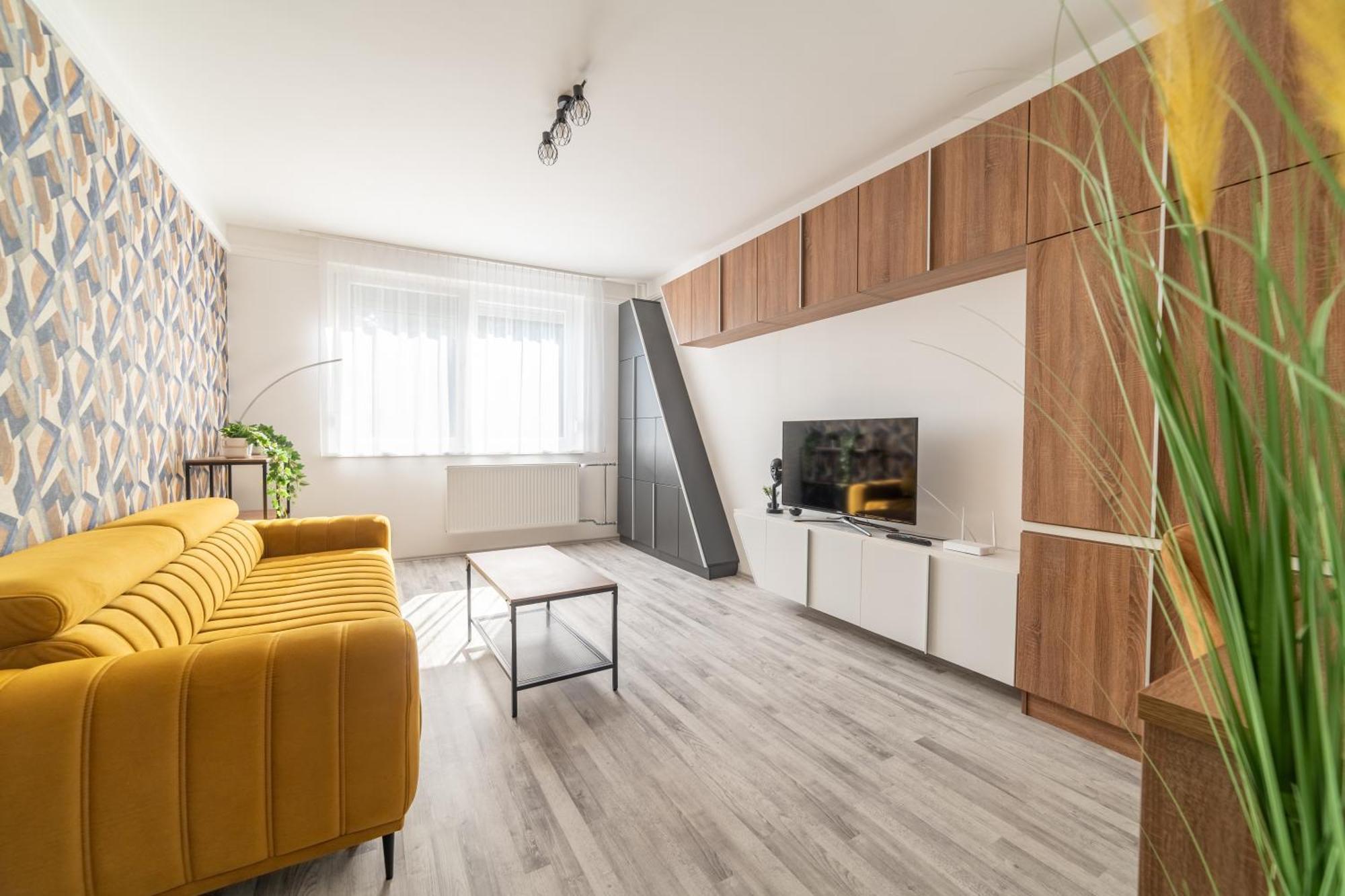 Comfort 18 - Best Family Layout- Balcony & Parking Μίσκολτς Εξωτερικό φωτογραφία